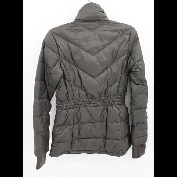 Athleta Banner Peak Down Jacket Fitted Lightweight Puffer Womens XS IN Black - Picture 2 of 11